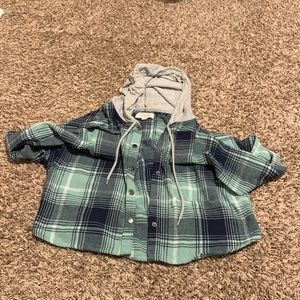 An exceptionally cute jacket you can wear by it’s self or with a tank top.